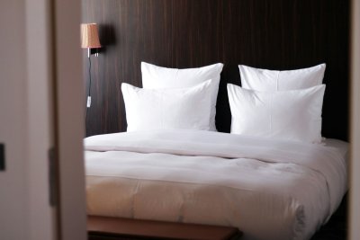 Zo stijl je je bed alsof het een boetiekhotel is